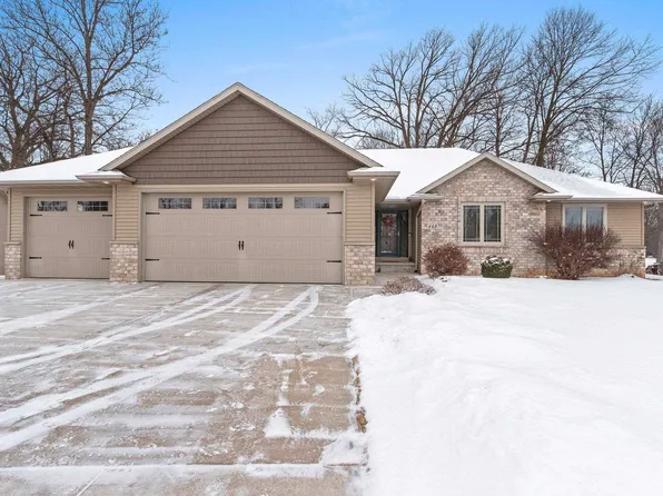 448 Meadow Wind Dr, Green Bay, WI 54311