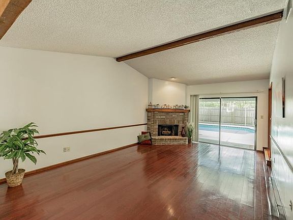 3rd image of 627 Tuskawilla Point Ln