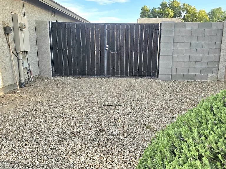 1111 E Chelsea Dr — Photo 26