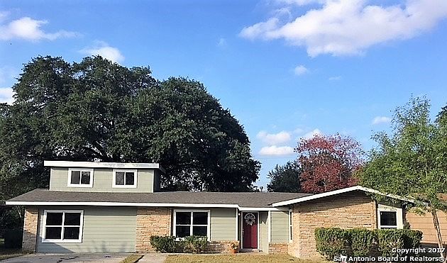 1st image of 455 Shadywood Ln