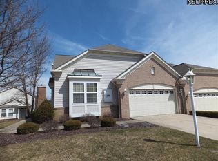 335 Stone Bridge Dr, Northfield, OH