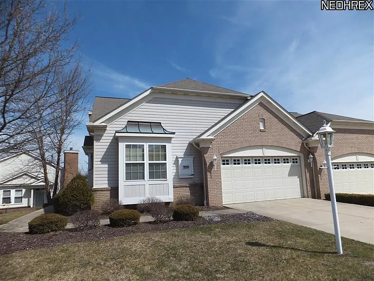 335 Stone Bridge Dr photo 1