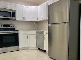 1336 Ne 5th Ave - 8