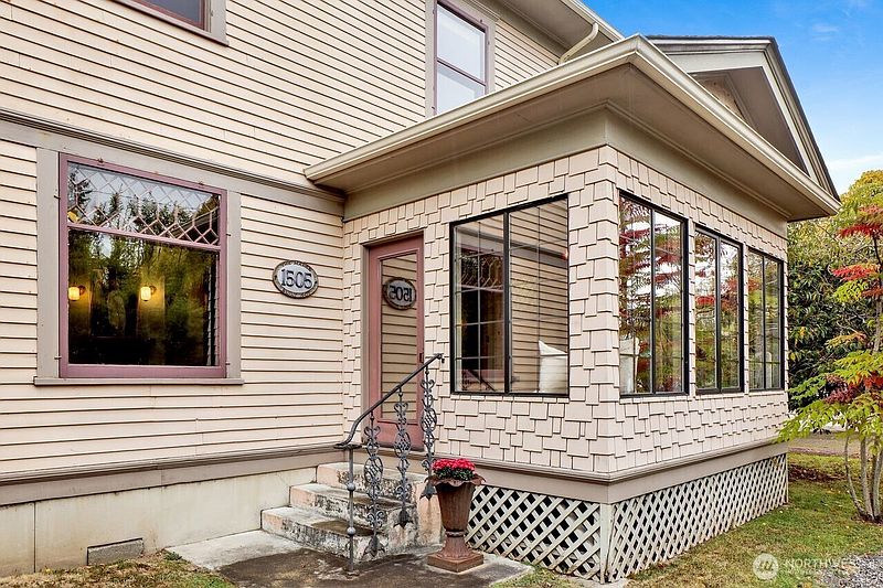 3rd image of 1505 Broadway