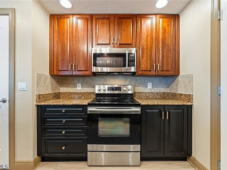 2825 Palm Beach Blvd #401 — Photo 14
