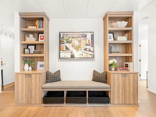 345 West 14th Street image 7 of 20