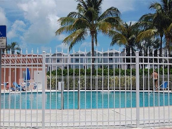 4th image of 3930 S Roosevelt Blvd #W110