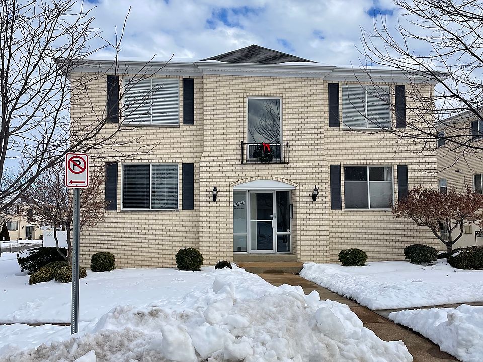 1st image of 4-12540 Chardin Pl