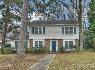 1001 McLaughlin Dr, Charlotte, NC 28212