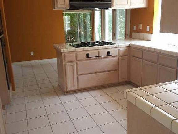 5th image of 2960 Miraloma Way