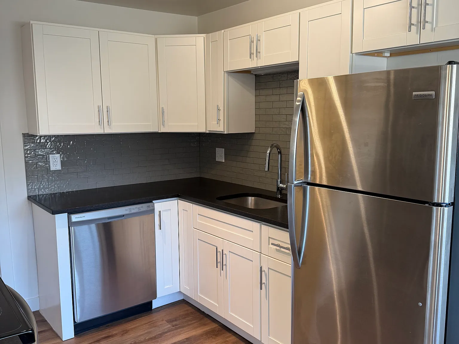 2 bed, 750 sqft, $1,700 — Photo 3