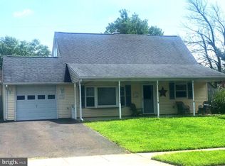 60 Indigo Rd, Levittown, PA 19057