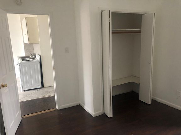3rd image of 162 W Sandford Blvd #2F