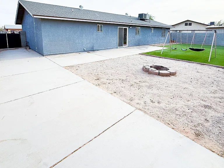 8558 E 38th Ln — Photo 15