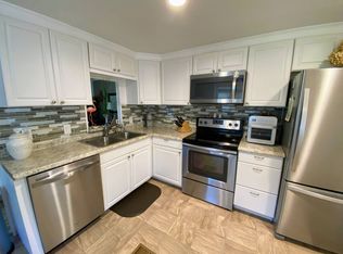 6 Dron Ct, Fort Myers, FL 33912