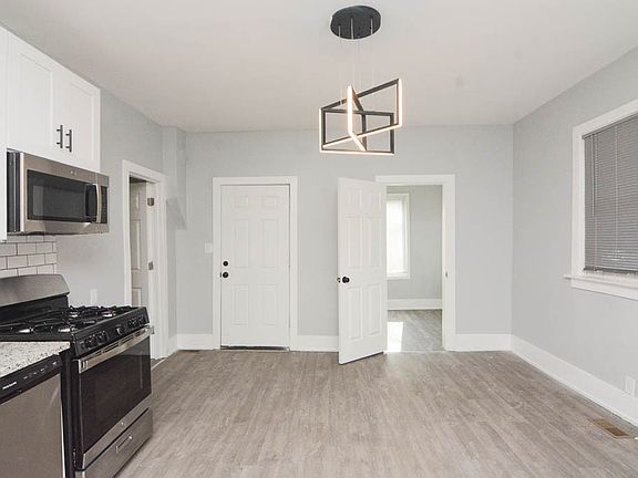 4th image of 2659 W Homer St #F2