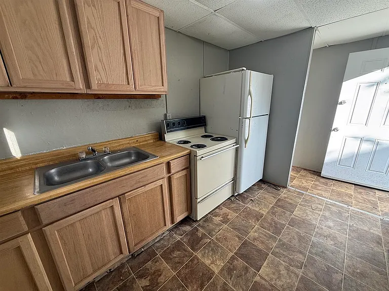 1030 Thornton Ave — Photo 9