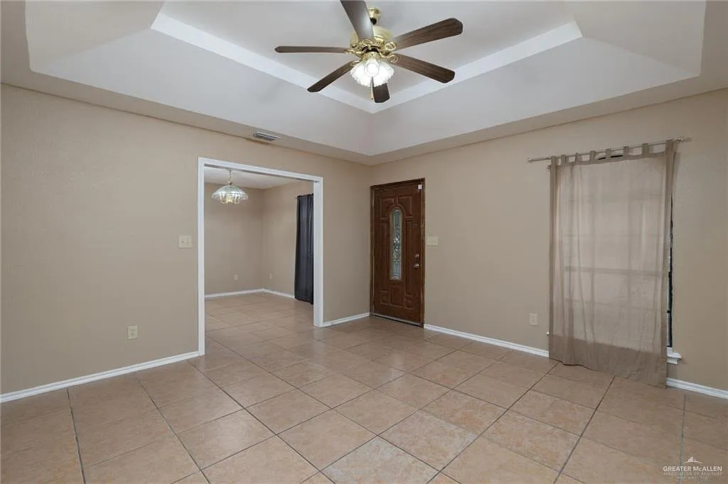 3 bed, 2.0 bath, 1188 sqft, $1,550 — Photo 2
