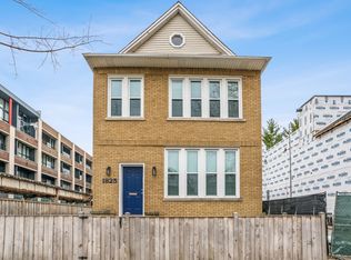 1825 W Berenice Ave, Chicago, IL 60613