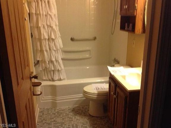 5th image of 1630 Meadowbrook Ave