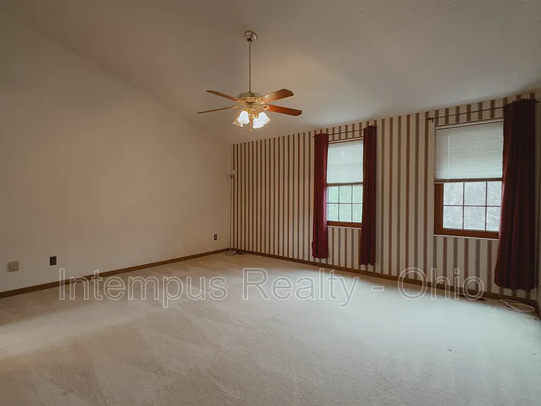 370 Glenside Ln — Photo 22