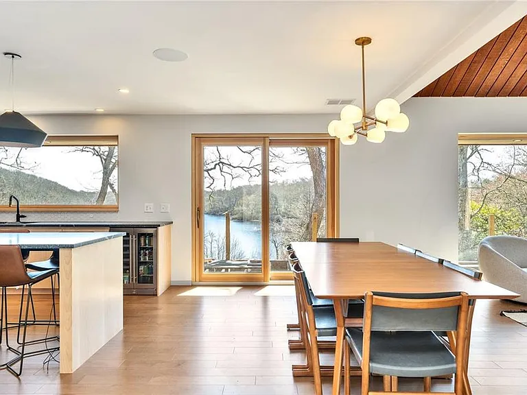 2717 Commodore Oliver Hazard Perry Hwy #H — Photo 12