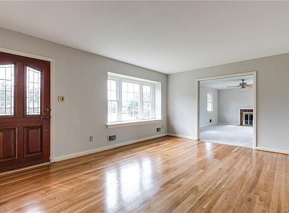 4th image of 3811 Alston Ln