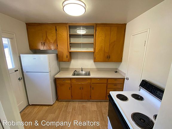 3rd image of 1080 Fremont St #3