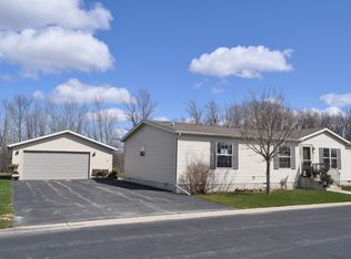 W6890 Edgewater Dr, Fond Du Lac, WI 54937