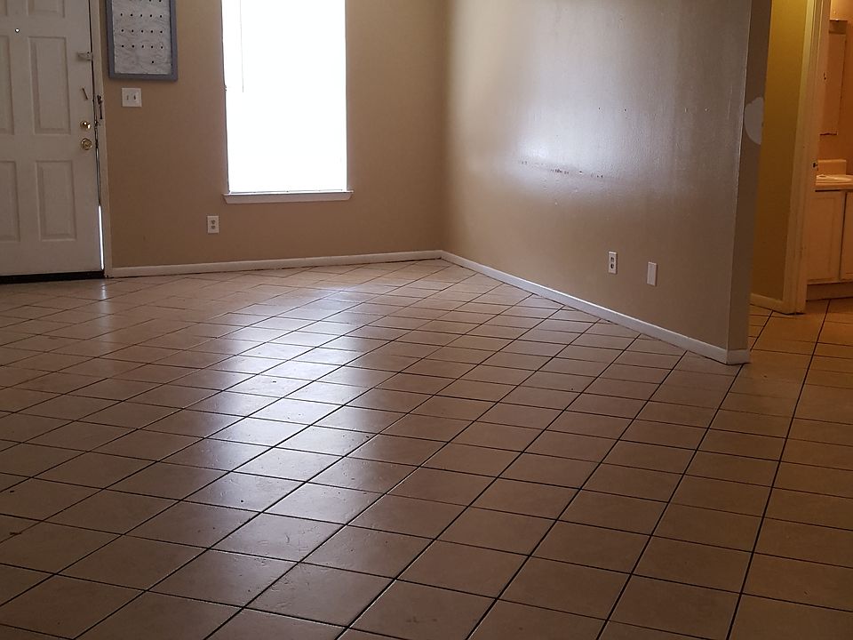 1st image of 504 S Fairfield Dr APT E1