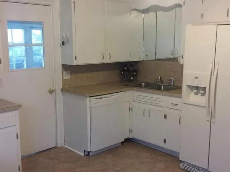 1245 Garfield Ave NW — Photo 2