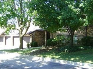 2222 Christian Ln #1-B, Lisle, IL