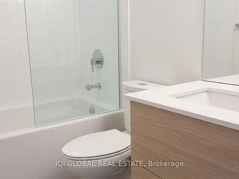210 Simcoe St #1905 — Photo 4