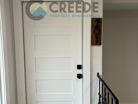 Upstairs 2 bedroom, 1 bath apartment with upgraded amenities.