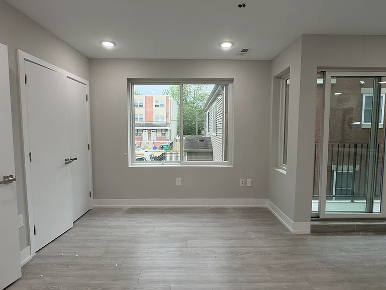 649-1 N 35th St #202A — Photo 32