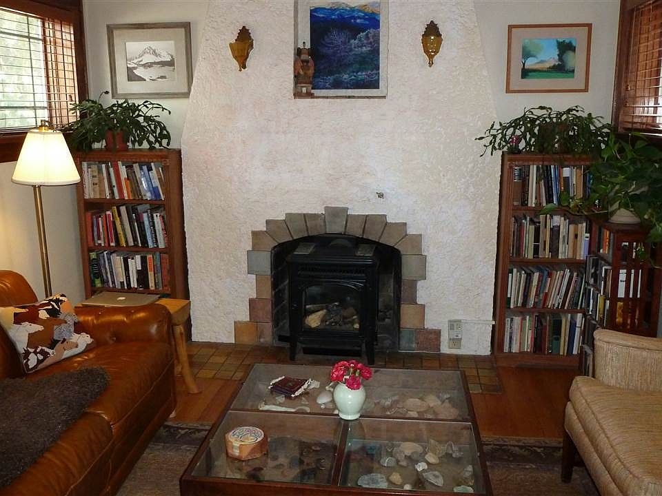 2nd image of 1321 E Park Ave
