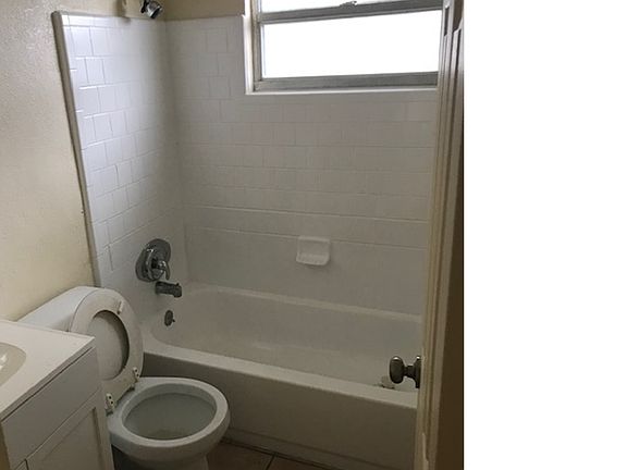 3rd image of 2627 5th Ave S