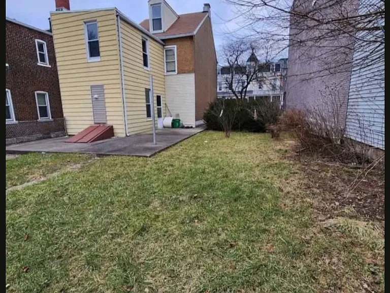 176 W Chew St — Photo 7