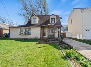 51 Warwick St, Iselin, NJ 08830