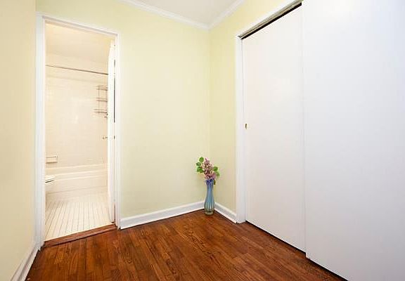 5th image of 140-21 Burden Cres #108