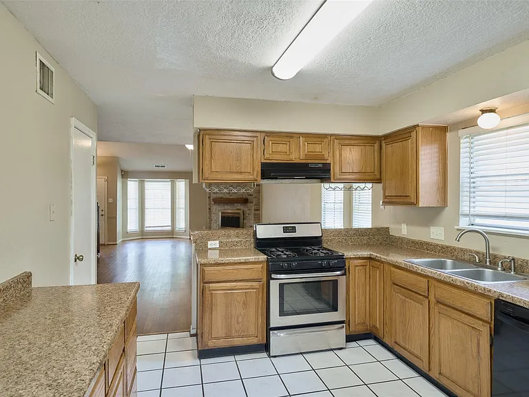 23311 Grand Rapids Ln — Photo 13