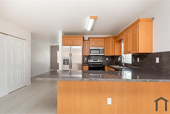 22 SW 6th St #1 — Photo 11