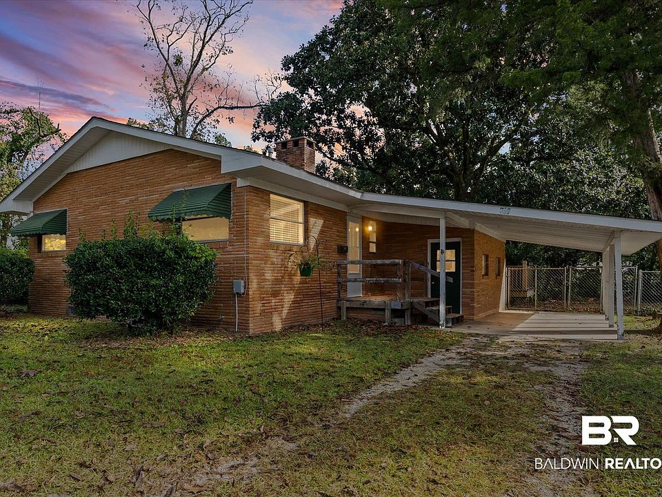 1st image of 359 Wisteria St
