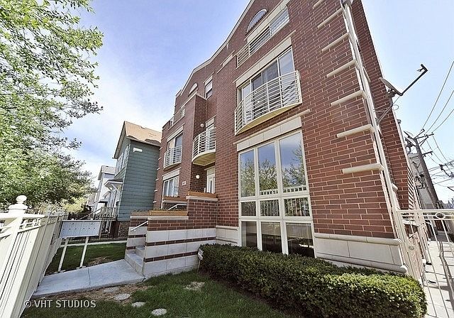 1st image of 1617 N Artesian Ave APT 1S