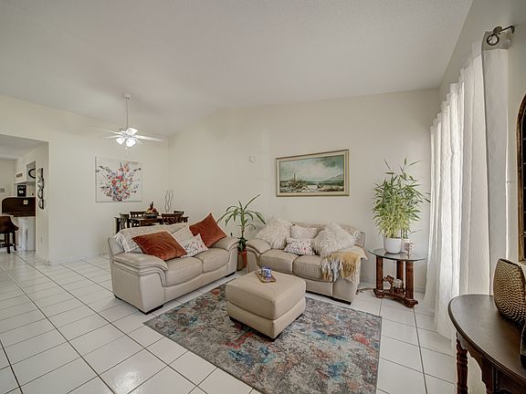 5th image of 10843 NW 1st Ln