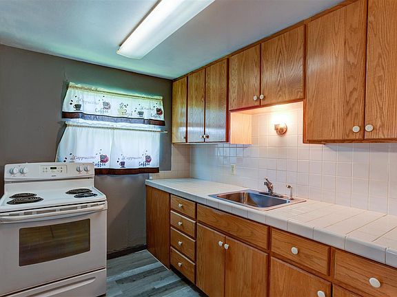 5th image of 531 W Entiat Ave