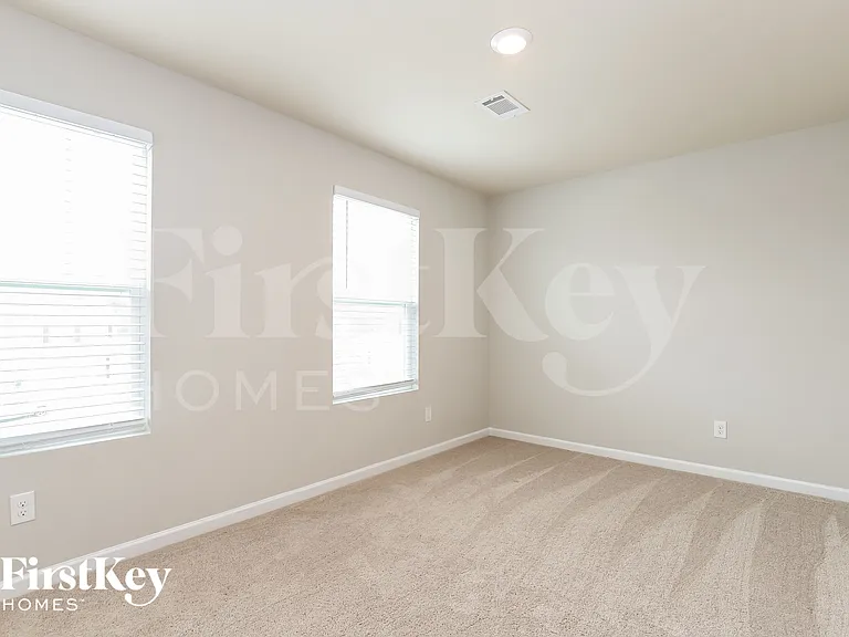 1006 Independence Ave — Photo 11