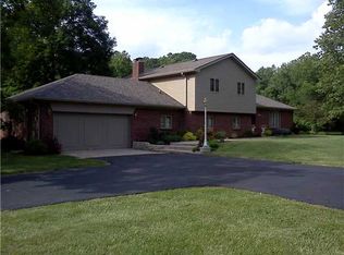 3988 Hillside Dr, Greenwood, IN