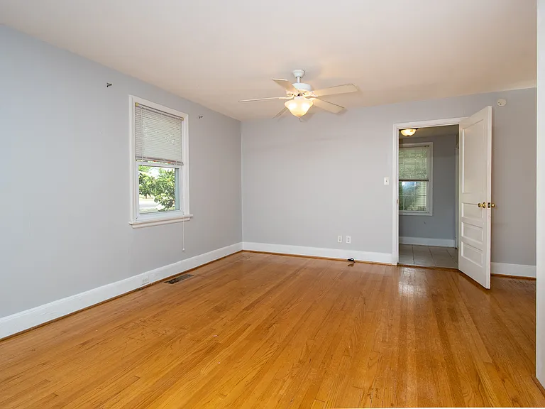 724 Pembroke Ave — Photo 19