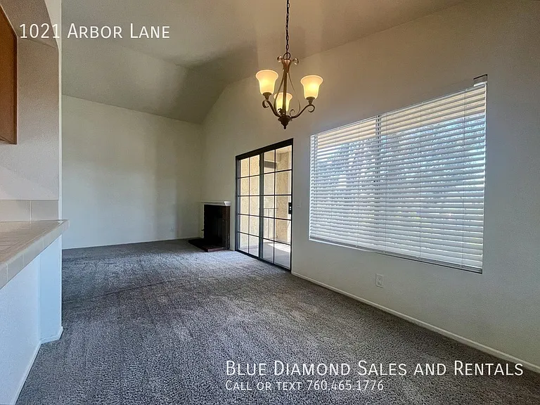 1021 Arbor Ln — Photo 7